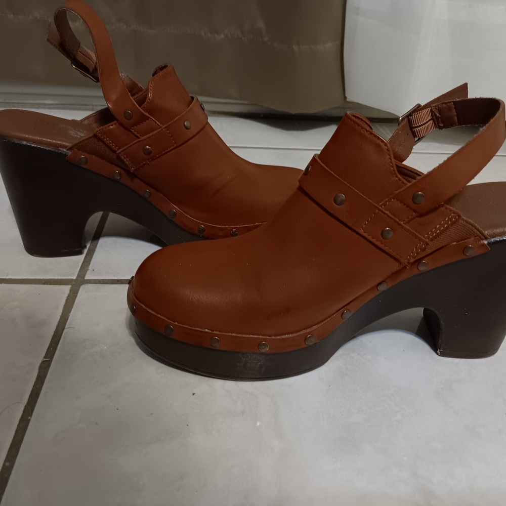 FRYE AND CO. Tan Leather Women's Mules